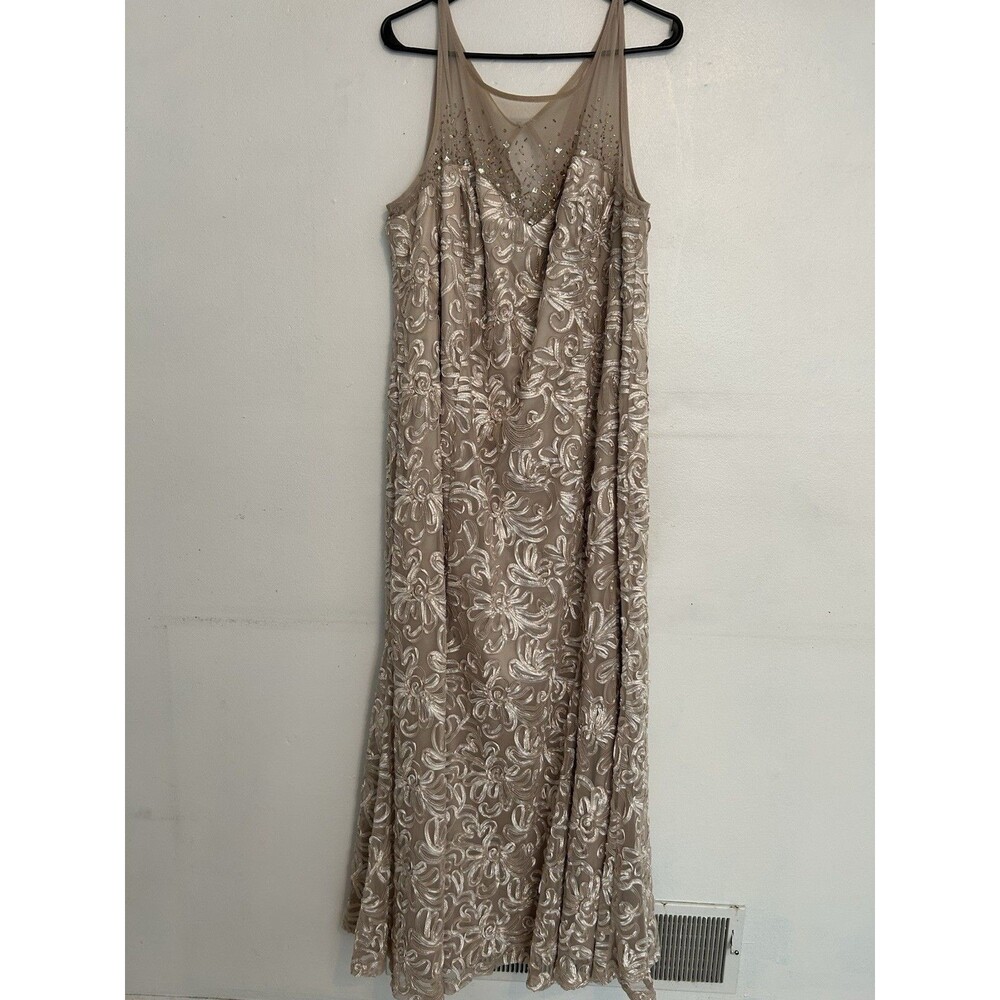 NWT Ignite Evening Beaded Mesh Sleeveless Gown Size 24w Embellished Long Dress